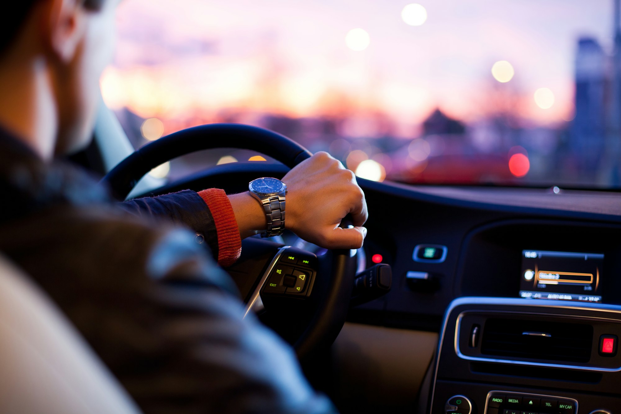 ¿Cuáles son las tres habilidades necesarias para una conducción segura?